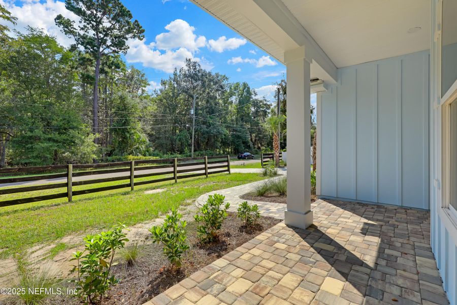 Exterior details and patio area of a home in , Jacksonville (Image 30).