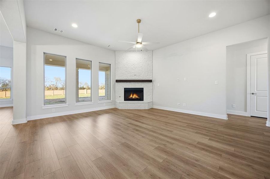 Spacious, unfurnished interior of a new home in Levante - 1 Acre Lots, Waxahachie (Image 19). Spacious, unfurnished interior of a new home in Levante - 1 Acre Lots, Waxahachie (Image 19).