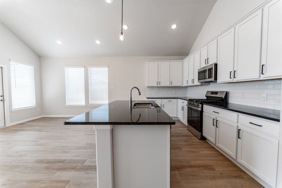 Furnished interior view inside a new home in Canterra Creek, Rosharon (Image 5).