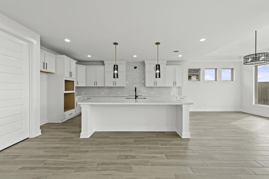 Representative image. Features, specifications, selections and colors may vary. Representative image. Features, specifications, selections and colors may vary.