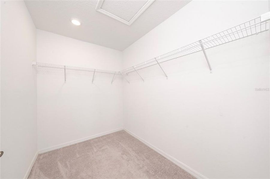 Spacious, unfurnished interior of a new home in , St. Cloud (Image 19).