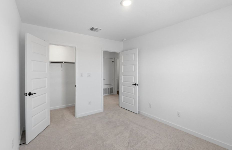 Spacious, unfurnished interior of a new home in Wolf Ranch, Georgetown (Image 22). Spacious, unfurnished interior of a new home in Wolf Ranch, Georgetown (Image 22).