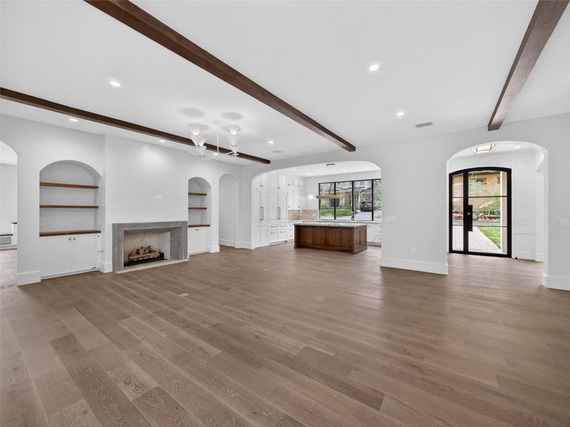 Spacious, unfurnished interior of a new home in , Austin (Image 22).