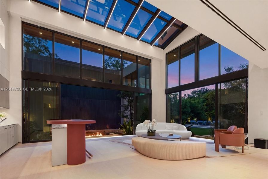 Exterior details and patio area of a home in , Pinecrest (Image 13).
