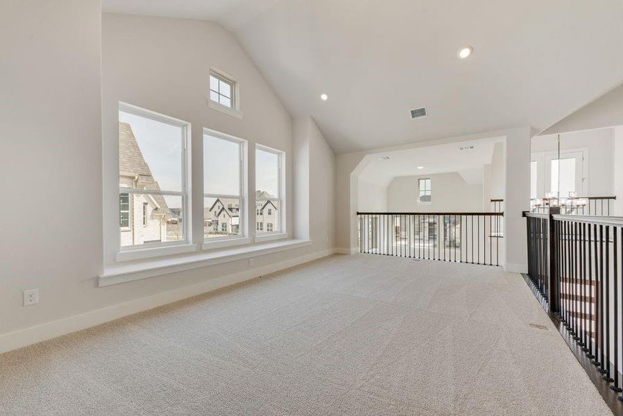 Spacious, unfurnished interior of a new home in Somerset Park, Rockwall (Image 35).