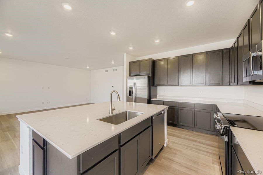 Furnished interior view inside a new home in Ken-Caryl Ranch, Littleton (Image 7). Furnished interior view inside a new home in Ken-Caryl Ranch, Littleton (Image 7).