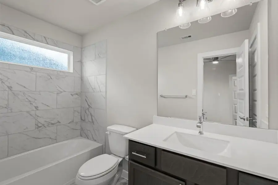 Furnished interior view inside a new home in Briarwood Crossing, Rosenberg (Image 10).