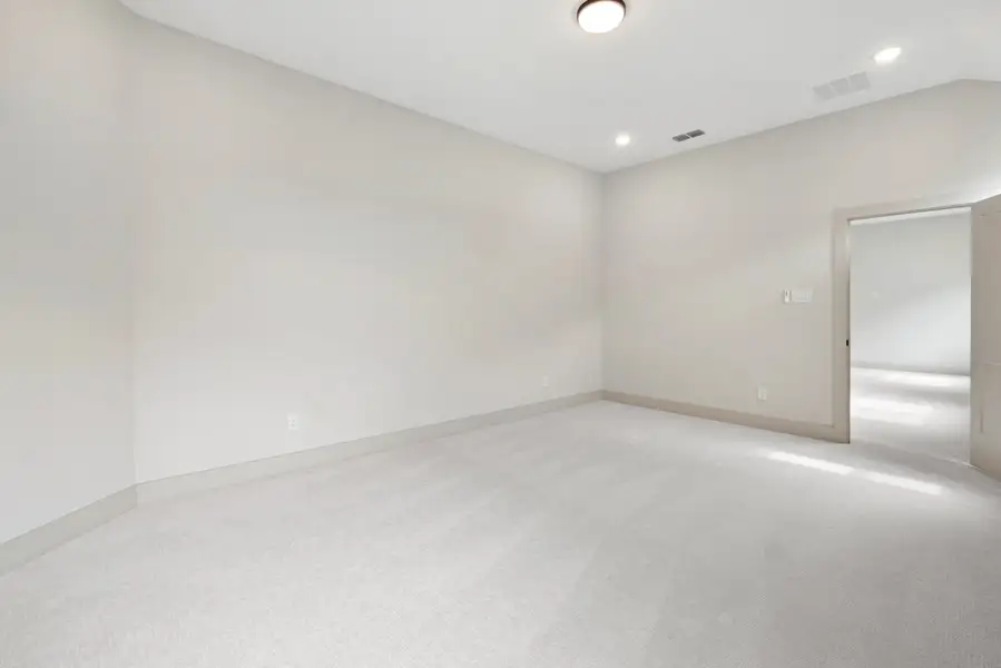 Representative unfurnished interior of a home built from the Westwood by Landon Homes in Dominion Estates, Frisco (Image 29).