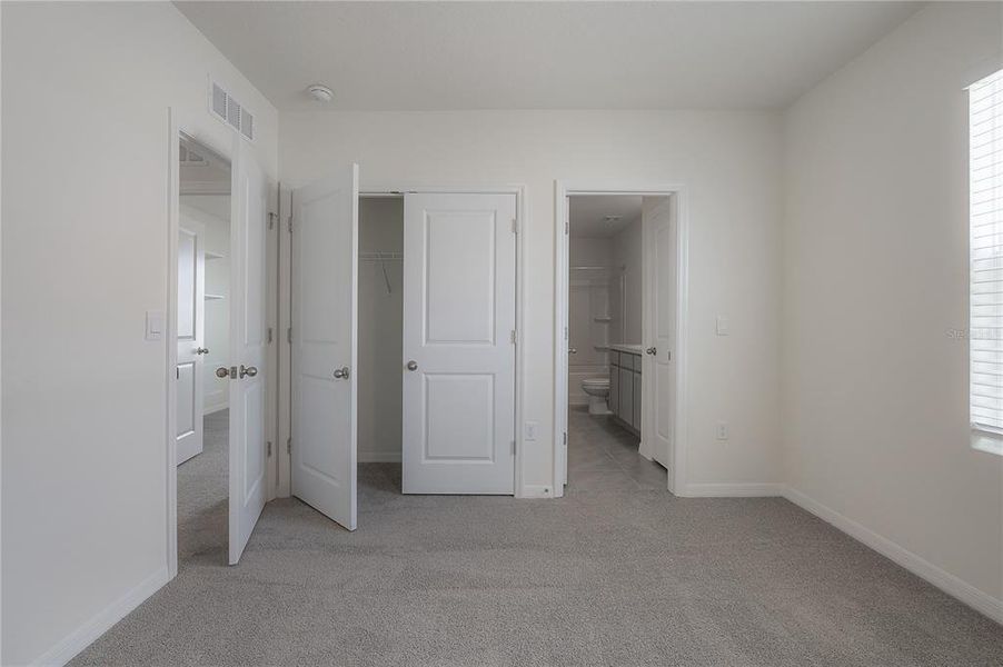 Spacious, unfurnished interior of a new home in , Wimauma (Image 37).