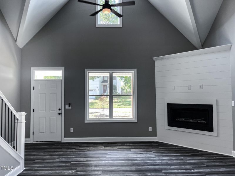 60E8E4BA-07B3-4527-8E14-29F99889D69D