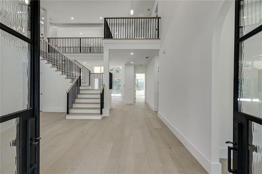 Spacious, unfurnished interior of a new home in , Gainesville (Image 58).