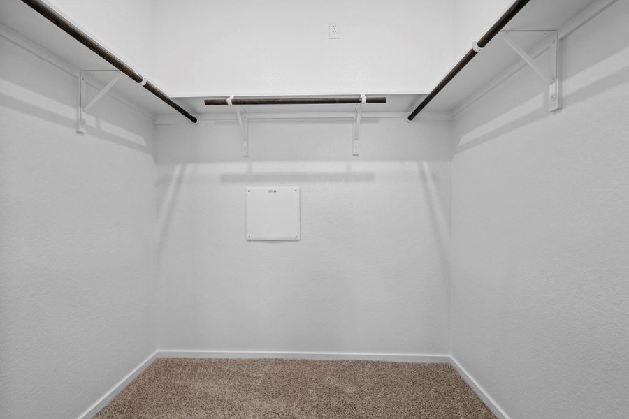 Spacious, unfurnished interior of a new home in Creekhaven, Rosharon (Image 24).