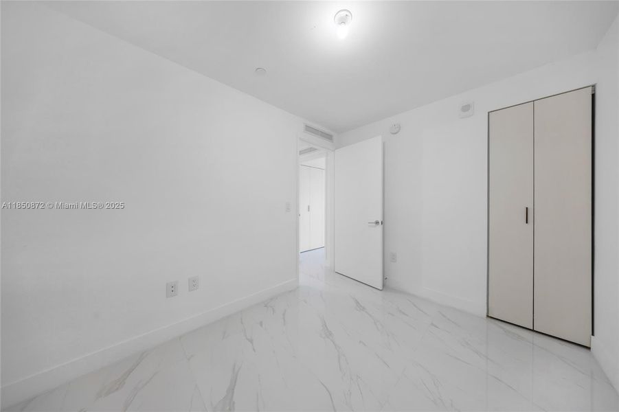 Spacious, unfurnished interior of a new home in , Miami (Image 14).