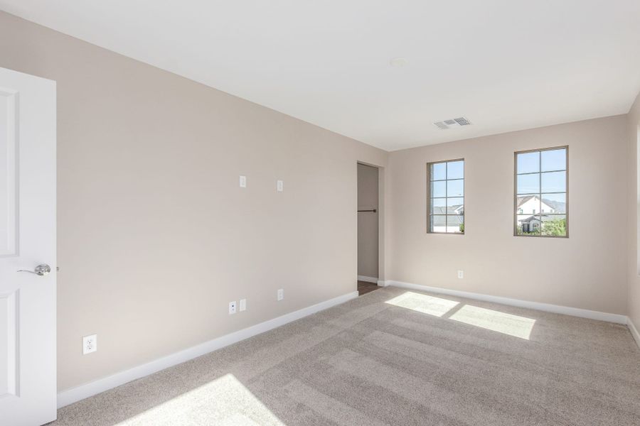 Spacious, unfurnished interior of a new home in Solvida at Estrella, Goodyear (Image 19).