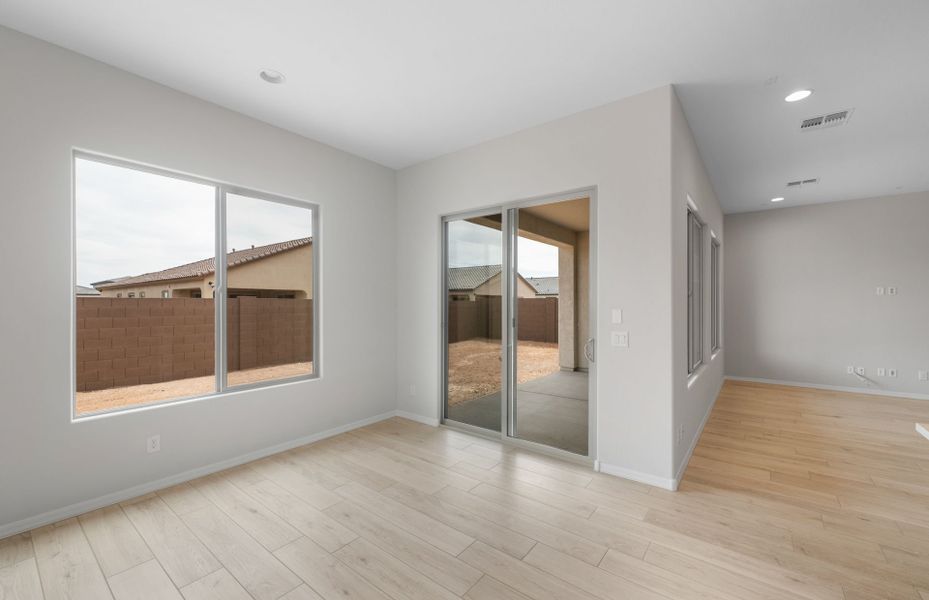 Spacious, unfurnished interior of a new home in Artisan at Asante, Surprise (Image 21).