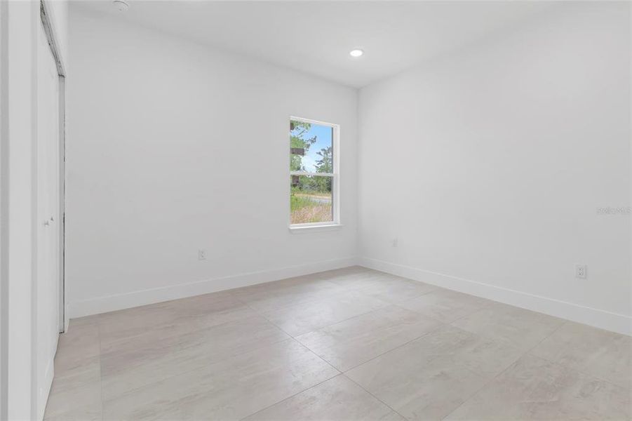 Spacious, unfurnished interior of a new home in , Ocala (Image 22).
