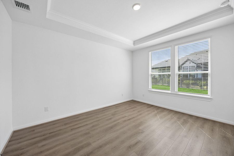 Spacious, unfurnished interior of a new home in Del Webb in Chambers Creek, Willis (Image 23).