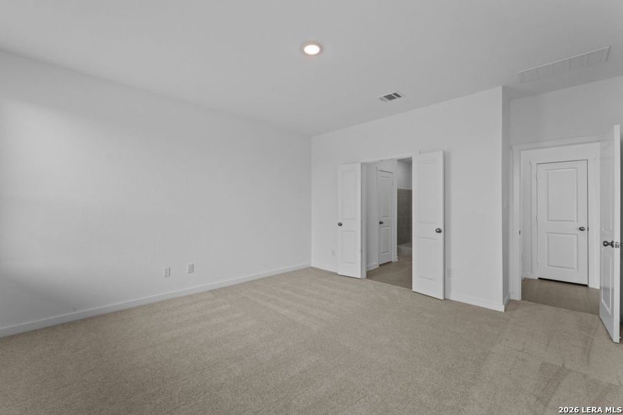 Spacious, unfurnished interior of a new home in Brookmill, San Antonio (Image 30).