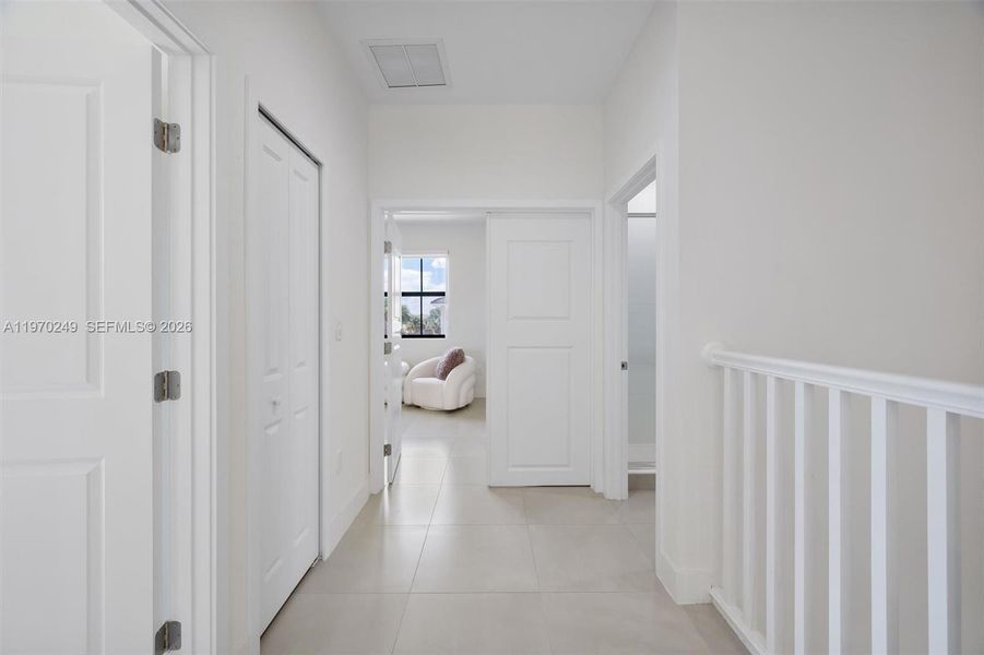 Spacious, unfurnished interior of a new home in , Miami (Image 23).