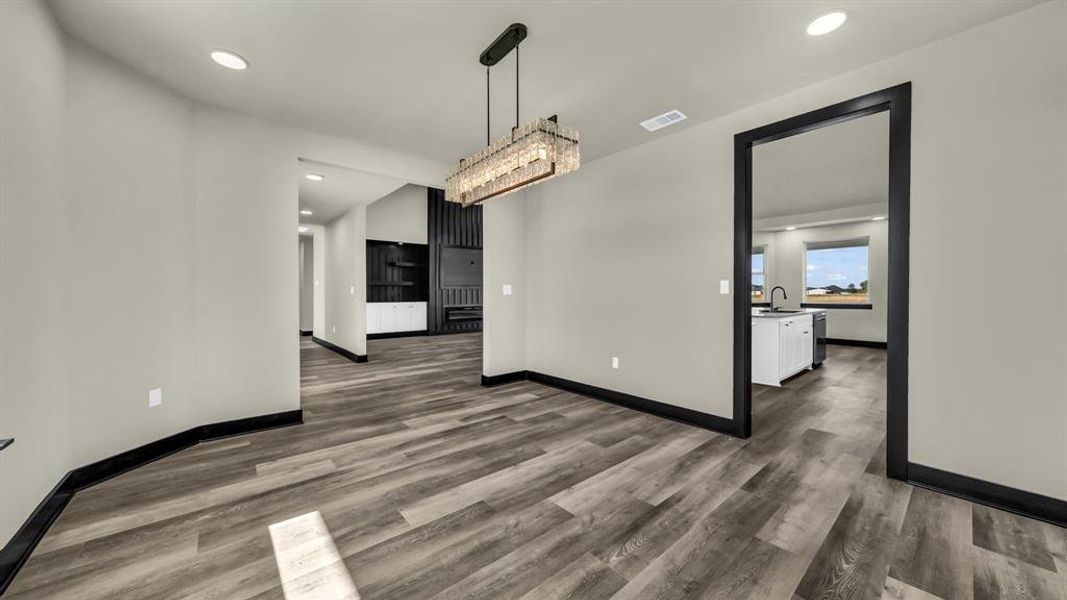 Spacious, unfurnished interior of a new home in Saddle Crest Estates, Weatherford (Image 23).