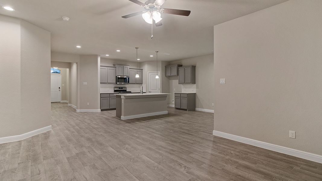 Spacious, unfurnished interior of a new home in Legado, Cleburne (Image 16).