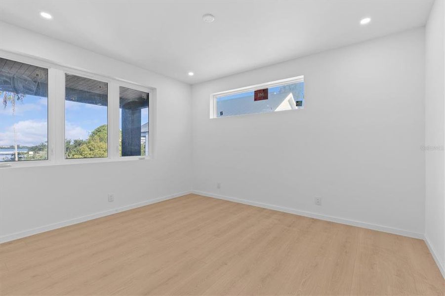 Spacious, unfurnished interior of a new home in , Clearwater (Image 16).