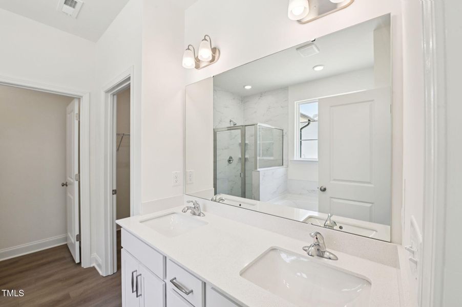 27-web-or-mls-236 Alden Way-027