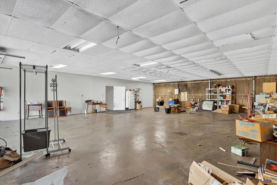 Spacious garage space