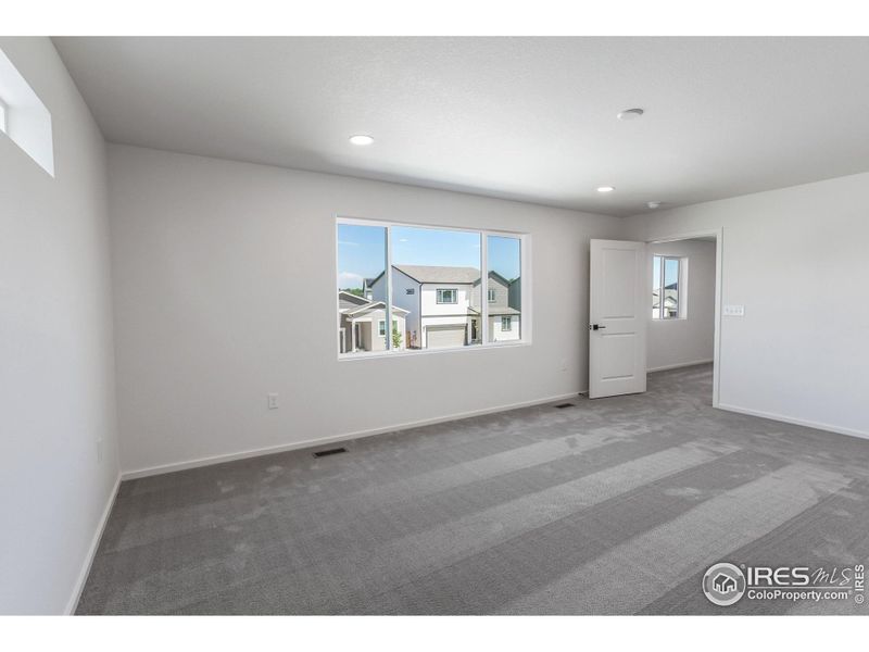 MASTER BEDROOM MASTER BEDROOM