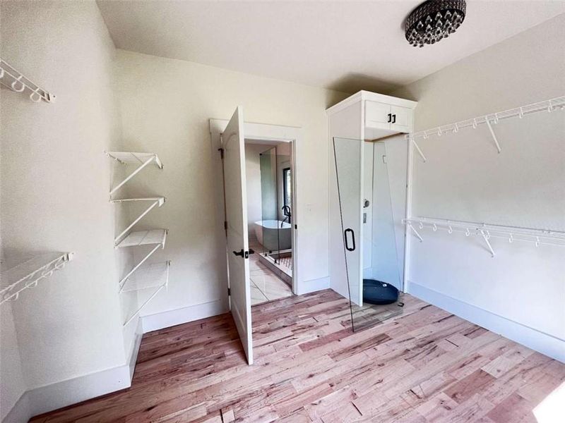 Spacious, unfurnished interior of a new home in , Flowery Branch (Image 6).