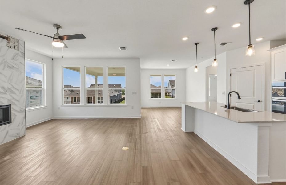 Spacious, unfurnished interior of a new home in Sun City Texas, Georgetown (Image 45).