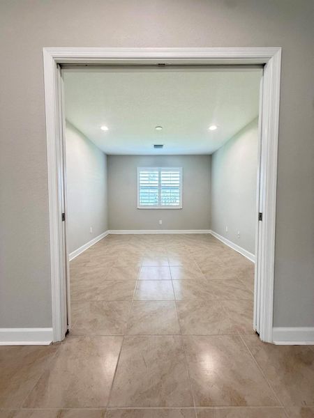 Spacious, unfurnished interior of a new home in , Fort Pierce (Image 19).