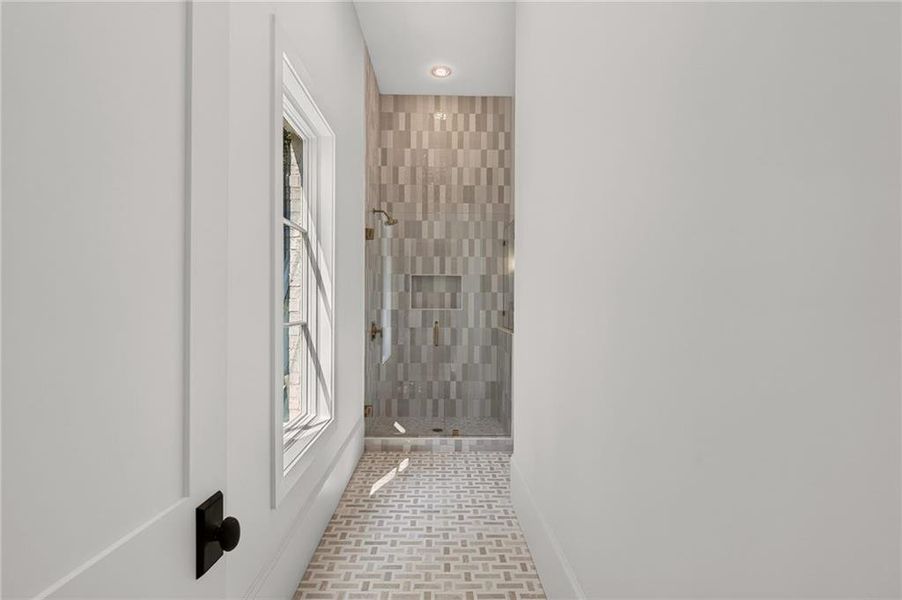 Spacious, unfurnished interior of a new home in , Atlanta (Image 57). Spacious, unfurnished interior of a new home in , Atlanta (Image 57).