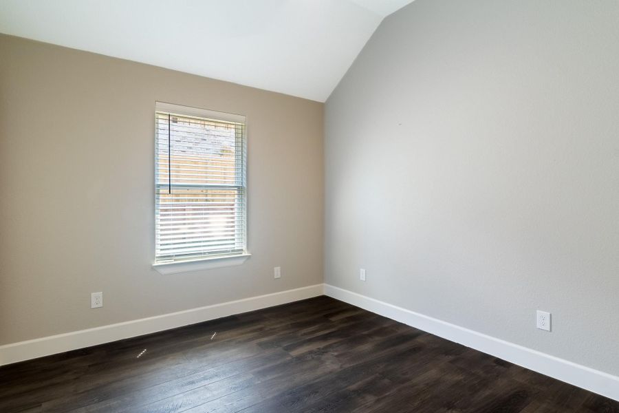 Spacious, unfurnished interior of a new home in , Huntsville (Image 23).