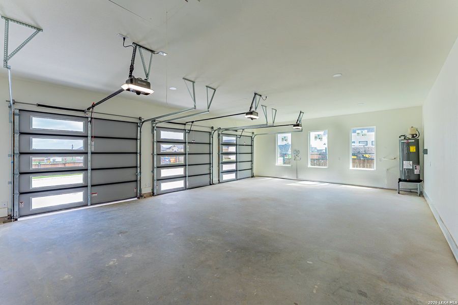 Spacious, unfurnished interior of a new home in , La Vernia (Image 23). Spacious, unfurnished interior of a new home in , La Vernia (Image 23).