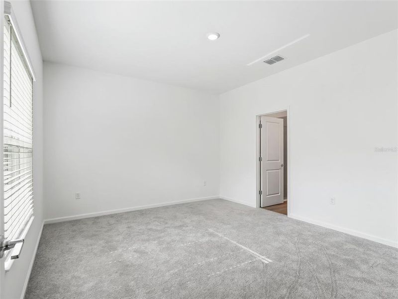 Spacious, unfurnished interior of a new home in Juliette Falls, Dunnellon (Image 41).