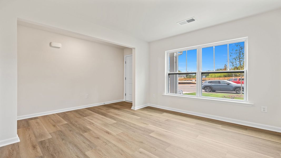 Spacious, unfurnished interior of a new home in Cascade Point, Seneca (Image 17).