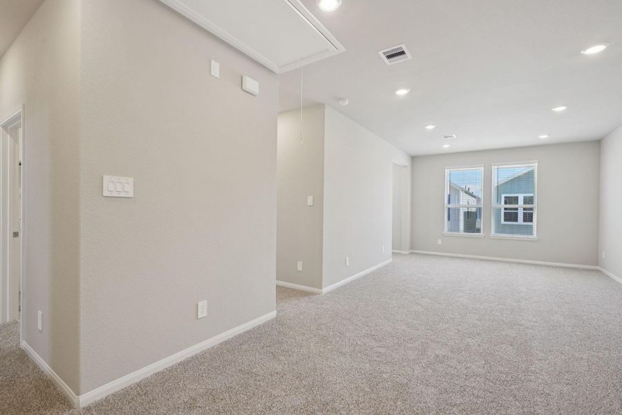 Spacious, unfurnished interior of a new home in Kemah Crossing - Luxe Series, Kemah (Image 29).