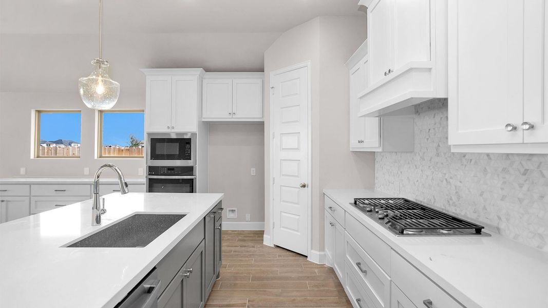 Furnished interior view inside a new home in Grange 50', Katy (Image 4).