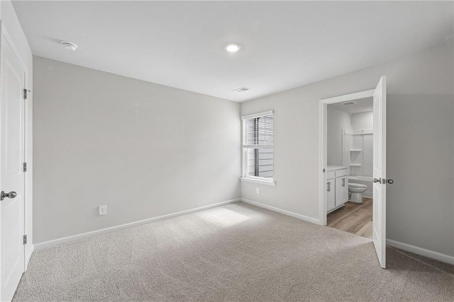 Spacious, unfurnished interior of a new home in Artisan Walk, Fairburn (Image 25).