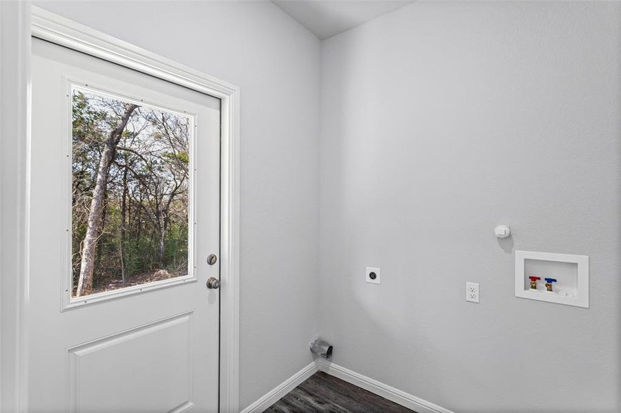 Spacious, unfurnished interior of a new home in , Rio Vista (Image 22).