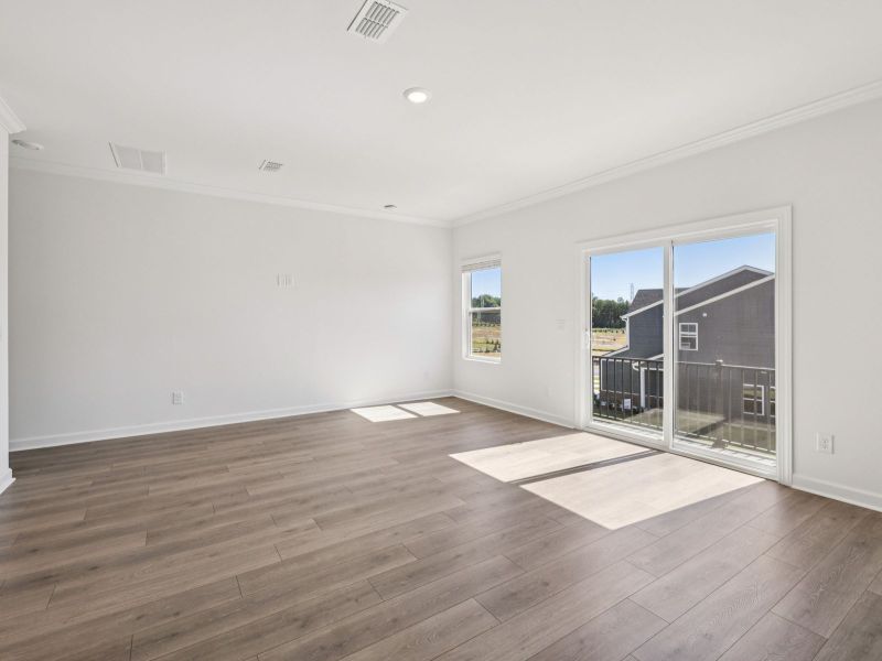 Spacious, unfurnished interior of a new home in Meadows at Wilson Farms - The Heights Series, Fort Mill (Image 10).