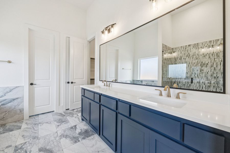 Representative furnished interior of a home built from the Augusta by Sandlin Homes in Trinity Estates, Benbrook (Image 10).