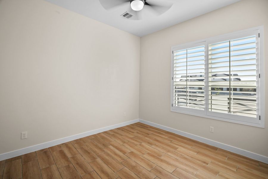 Spacious, unfurnished interior of a new home in Verdancia, El Paso (Image 21).