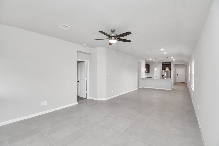 Spacious, unfurnished interior of a new home in Montgomery Ridge: Founders Collection, Montgomery (Image 28).