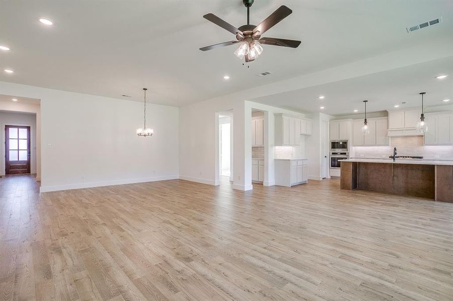Spacious, unfurnished interior of a new home in Sweetgrass, Haslet (Image 26).