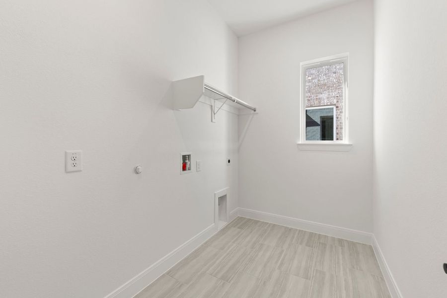 Spacious, unfurnished interior of a new home in Lily Creek at Sutton Fields, Aubrey (Image 20). Spacious, unfurnished interior of a new home in Lily Creek at Sutton Fields, Aubrey (Image 20).