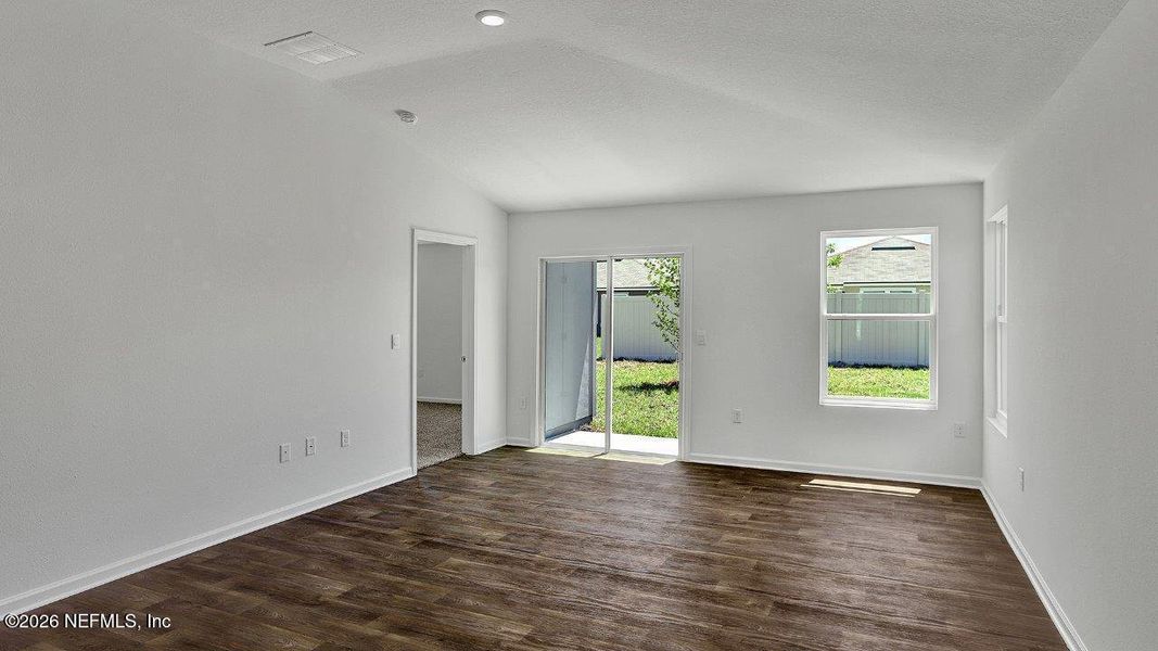 Spacious, unfurnished interior of a new home in Grand Reserve, Bunnell (Image 20).