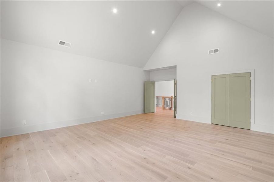 Spacious, unfurnished interior of a new home in , Alpharetta (Image 25). Spacious, unfurnished interior of a new home in , Alpharetta (Image 25).
