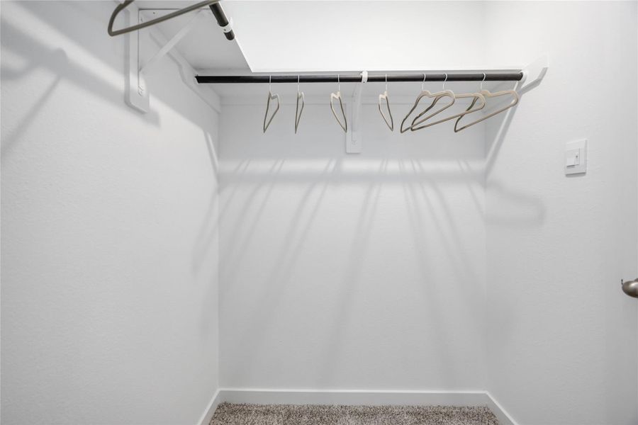 Spacious, unfurnished interior of a new home in Highland Court, Houston (Image 25).